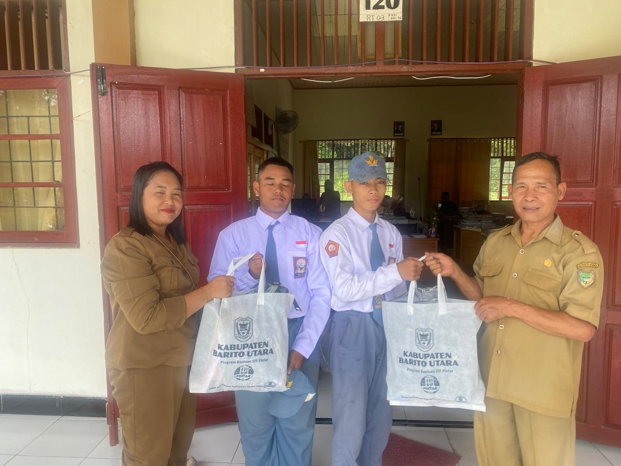 Bantuan Perlengkapan Sekolah Disdik Barut (3)